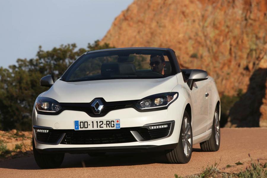  Renault Megane Coupe-Cabriolet 2015 года  (фото 14 из 36)